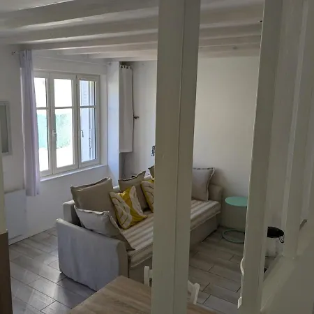 T2 Au Pied Du Chateau Sans Vis A Vis