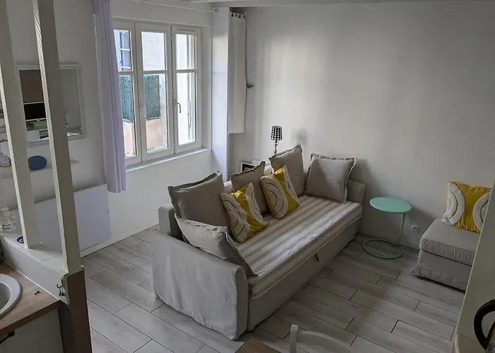 T2 Au Pied Du Chateau Sans Vis A Vis