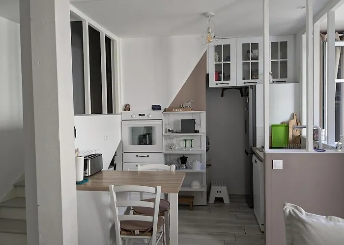 T2 Au Pied Du Chateau Sans Vis A Vis