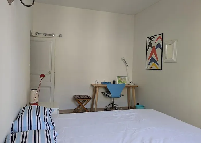 T2 Au Pied Du Chateau Sans Vis A Vis