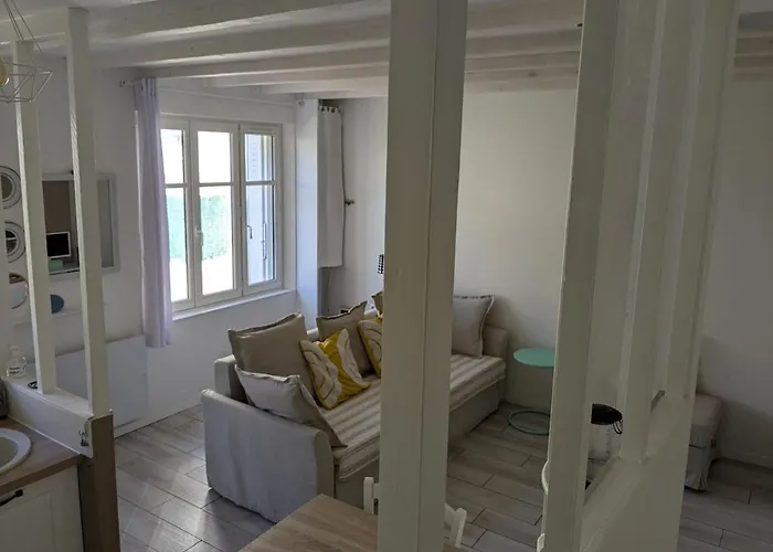 T2 Au Pied Du Chateau Sans Vis A Vis