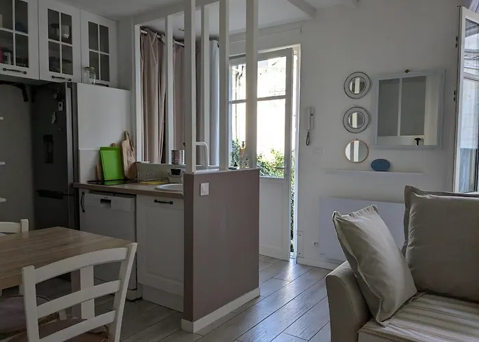 T2 Au Pied Du Chateau Sans Vis A Vis Διαμέρισμα *